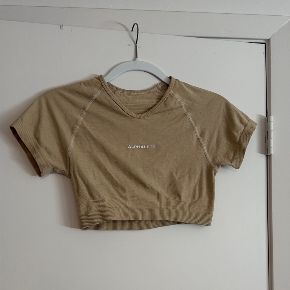 Alphalete Beige Cropped Tee